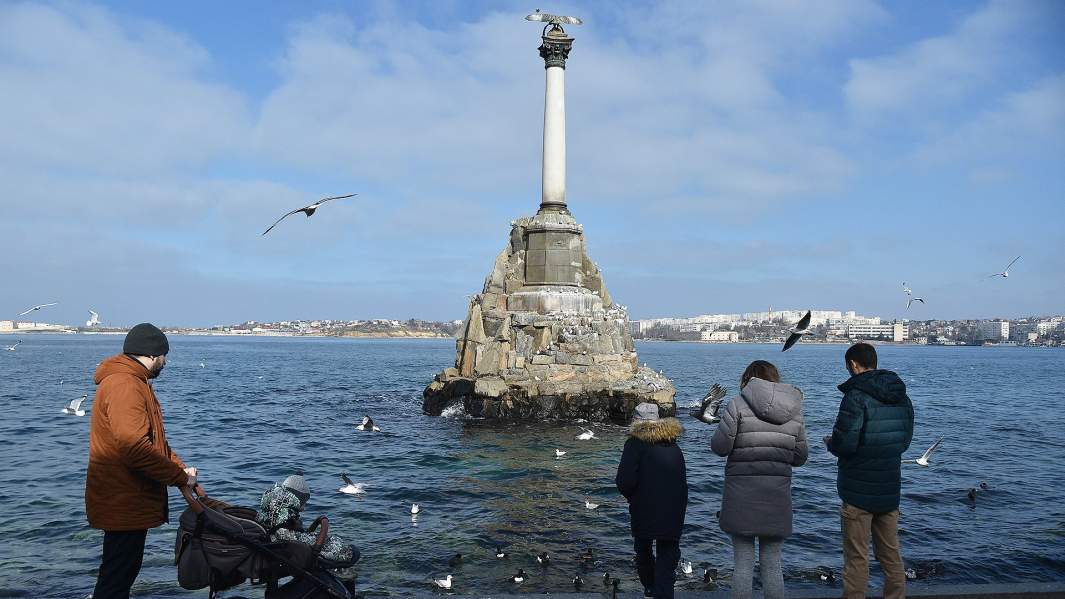 Памятник затопленным кораблям в Севастополе, Крым