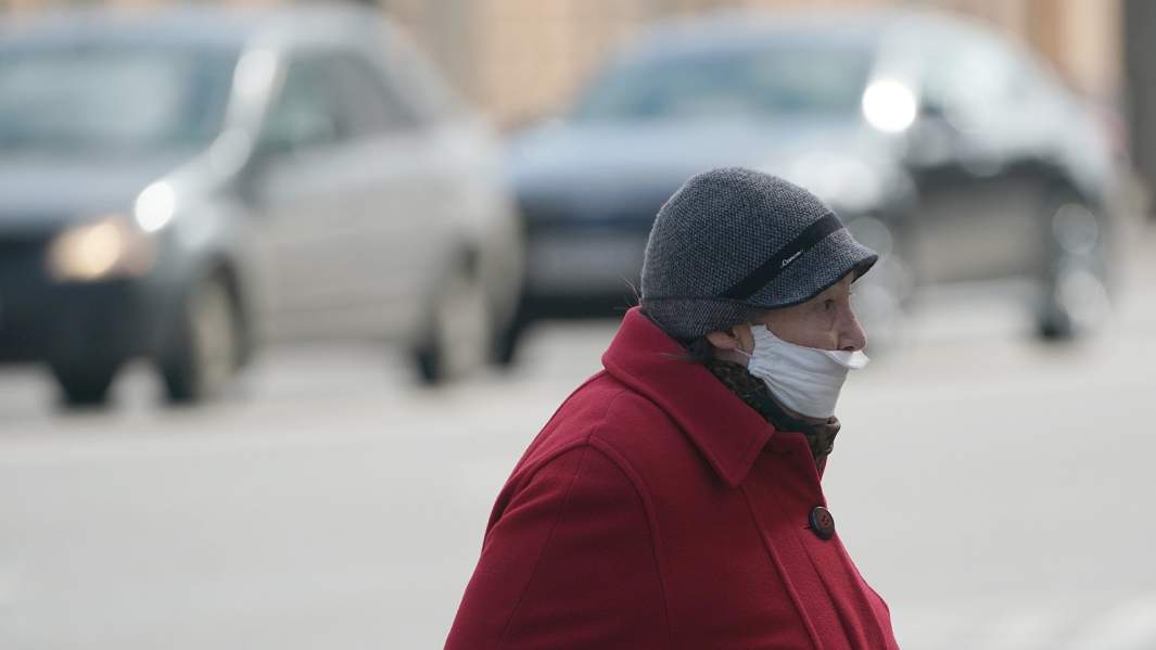 пожилой женщина