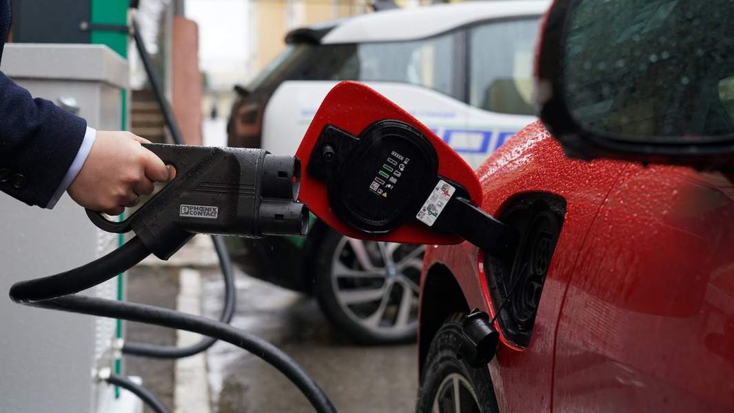 Атомный взгляд: кабмин выступил за признание ядерной энергии безуглеродной