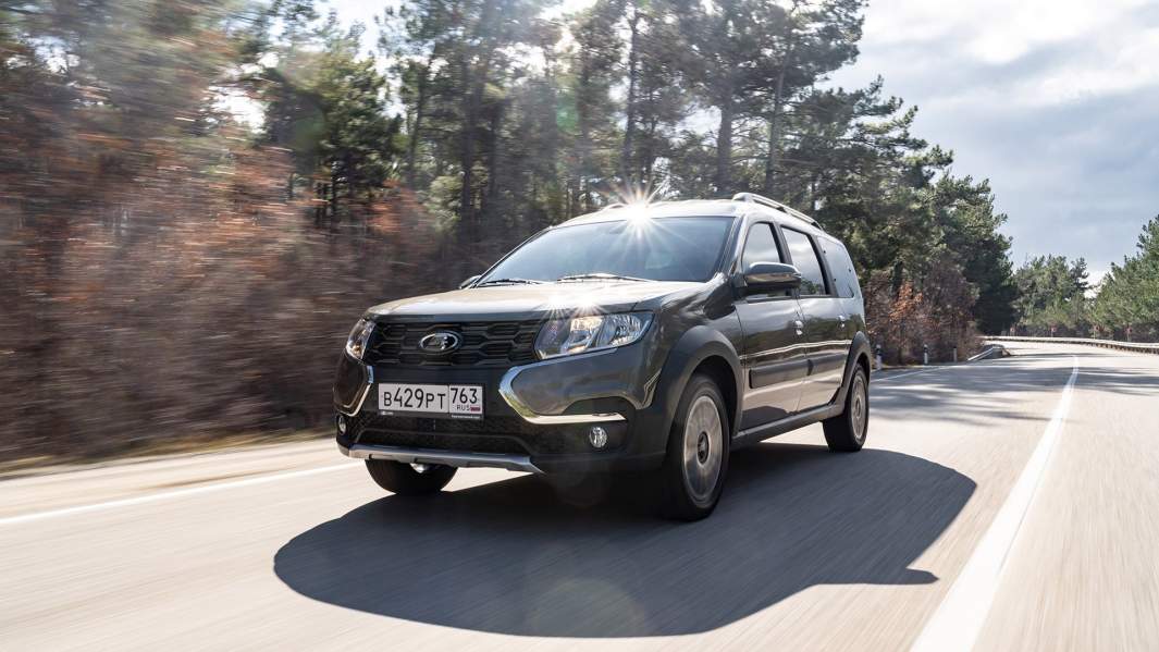 До 100 км/ч Cross разгоняется за 14,2 секунды, максимальная скорость — 170 км/ч. Заявленный средний расход — 7,8 л на 100 км. Обычный универсал с 16-клапанным мотором разгоняется до «сотни» за 13,5 , а с 8-клапанным — за 14 секунд