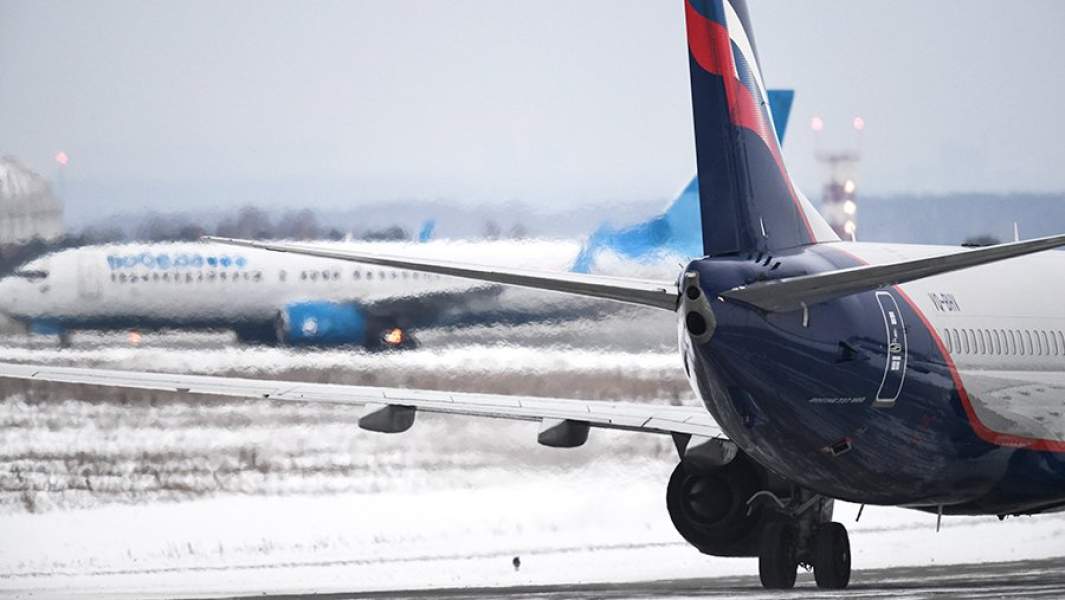 Самолеты авиакомпаний «Аэрофлот» и «Победа» в аэропорту