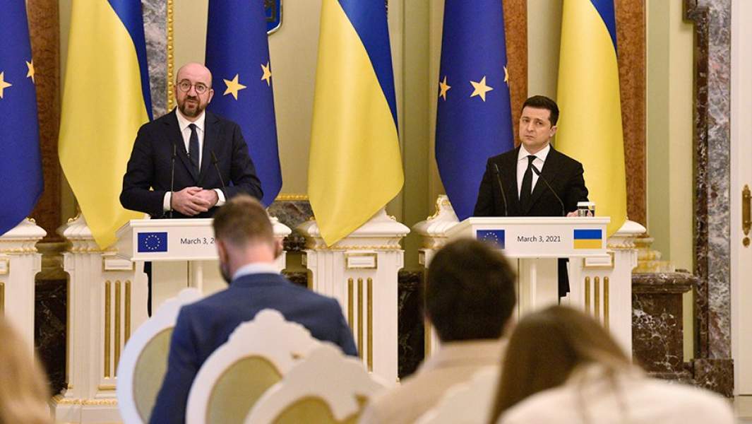 Президент Европейского союза Шарль Мишель и президент Украины Владимир Зеленский во время встречи в Киеве. 3 марта 2021 года