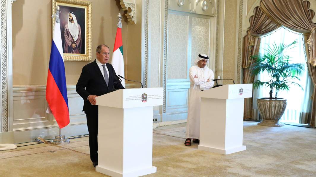 Министр иностранных дел РФ Сергей Лавров и министр иностранных дел и международного сотрудничества ОАЭ Абдалла бен Заид Аль Нахайян в Абу-Даби