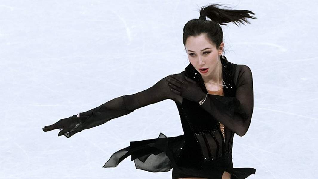 Елизавета Туктамышева выступает в произвольной программе женского одиночного катания на чемпионате мира по фигурному катанию в Стокгольм