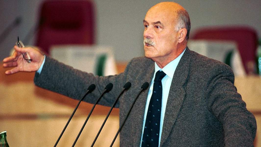 Станислав Говорухин во время выступления на одном из заседаний в Госдуме