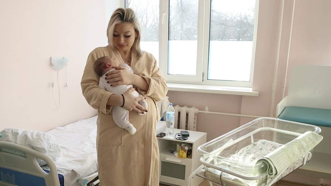 девушка с ребенком