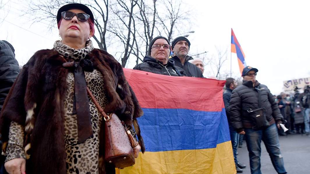 Акция протеста с требованием отставки премьер-министра Армении Пашиняна в Ереване