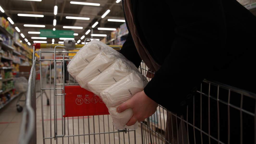 Диетический стоп: заводы приостановили продажи сахара