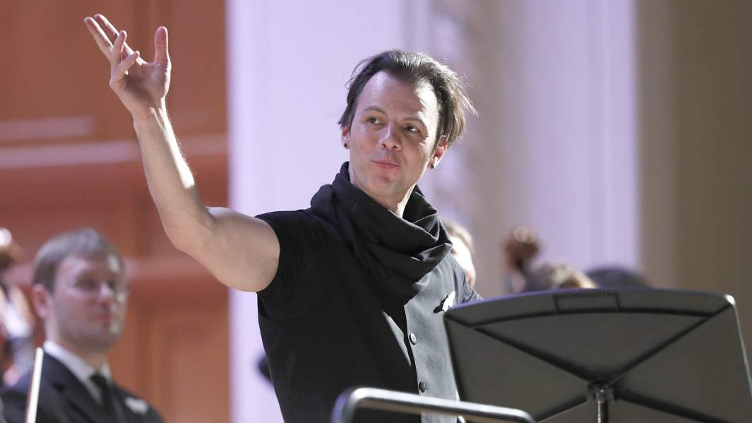 Дирижер Теодор Курентзис