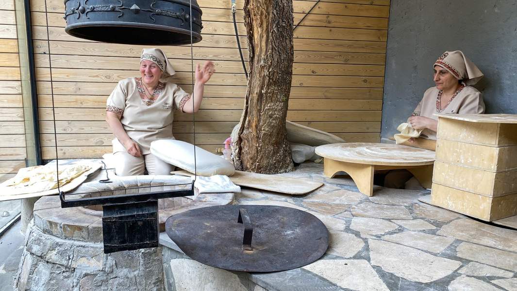 «Таверна Ереван Риверсайд»