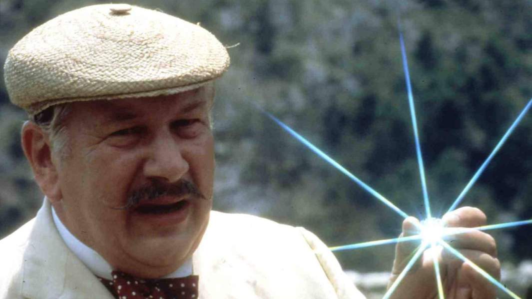 Питер Устинов в роли Эркюля Пуаро