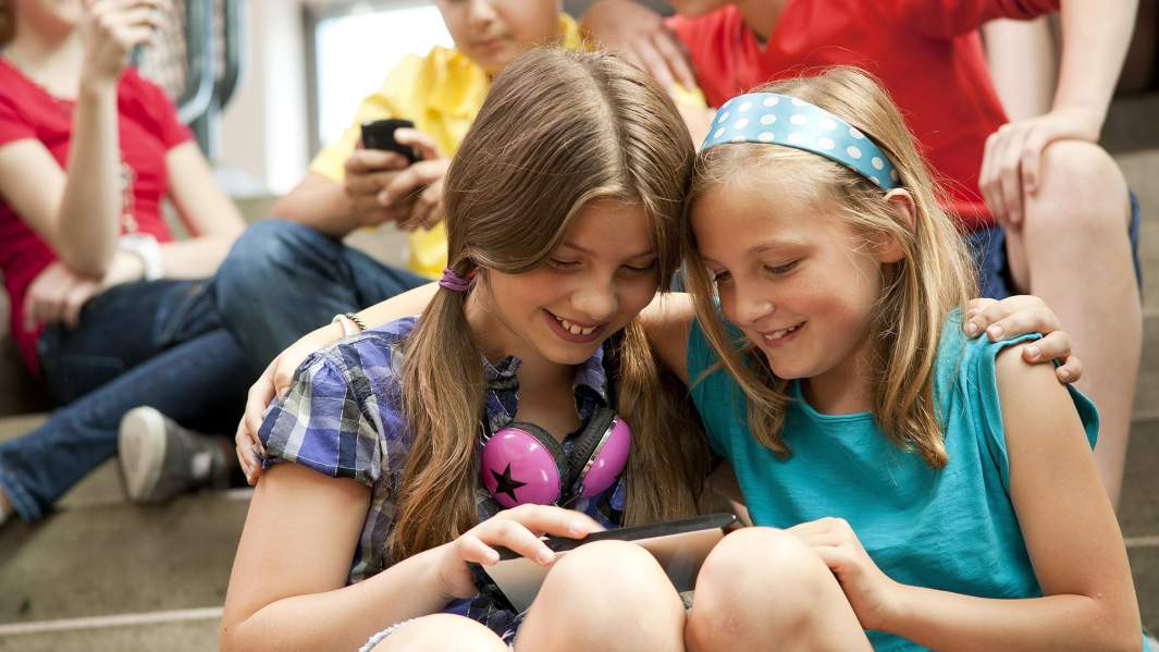 Разводной ключ: кто научит детей безопасному поведению в Сети