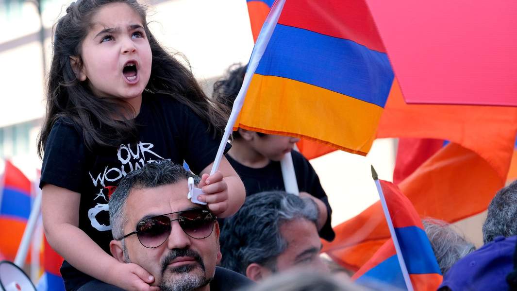 Марш за справедливость по поводу Геноцида армян у консульства Турции в Лос-Анджелесе