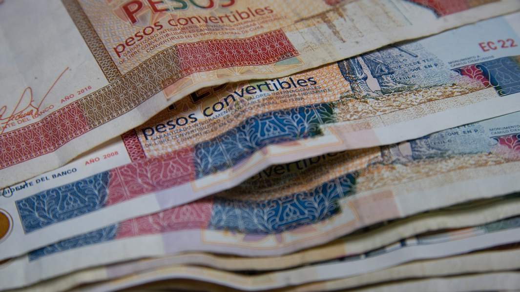 деньги Куба