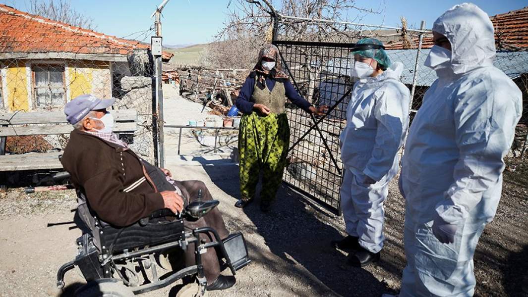 Медицинские работники и пациент в Анкаре