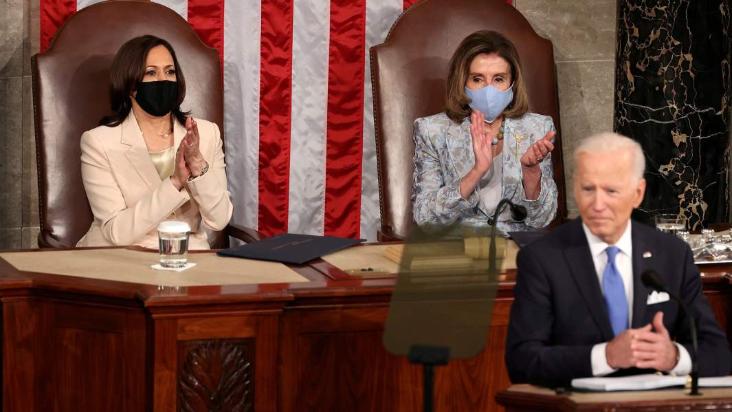 Вице-президент Камала Харрис и спикер палаты представителей США Нэнси Пелоси