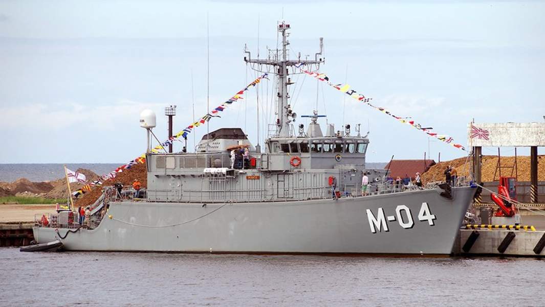 Минный тральщик «Иманта» в порту Салацгрива