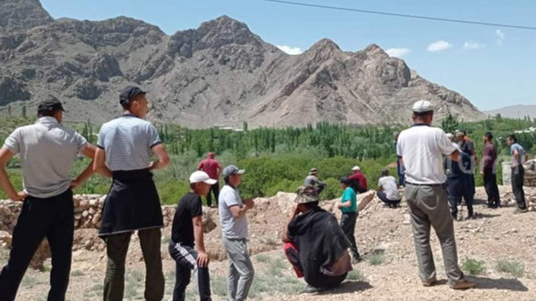 Подули на воду: на границе Киргизии и Таджикистана произошло боестолкновение