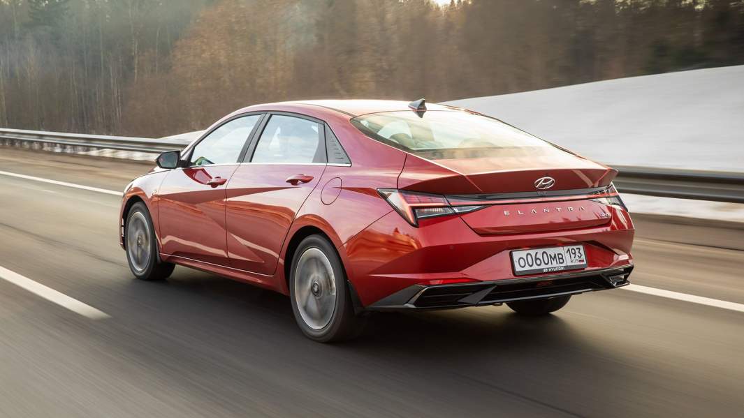 Средний расход мотора 1.6 — 6,9 л , мотора 2.0 — 7,0 л на 100 км.