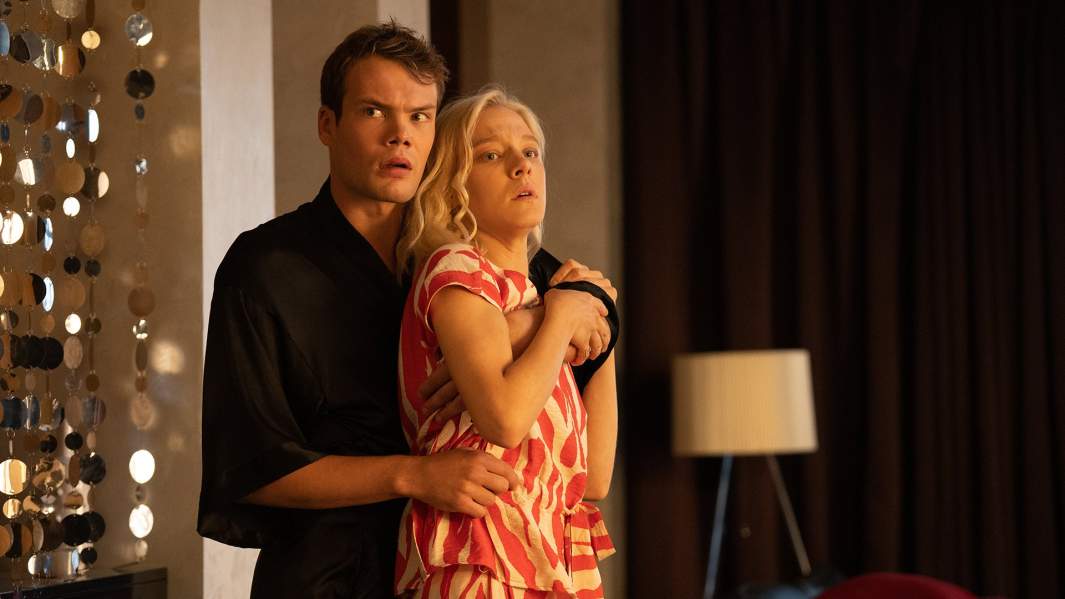 Актеры Петр Скворцов и Алена Михайлова