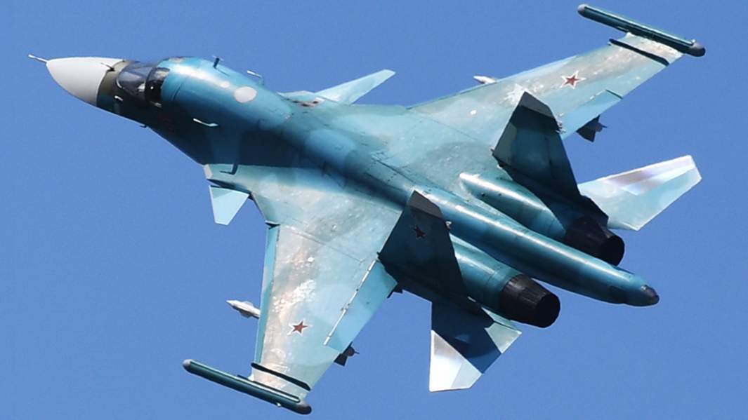 Полярный крюк: российские Су-34 доказали способность работать в Арктике