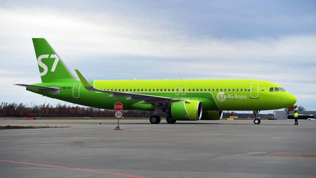 Самолет Airbus A320neo авиакомпании S7 Airlines