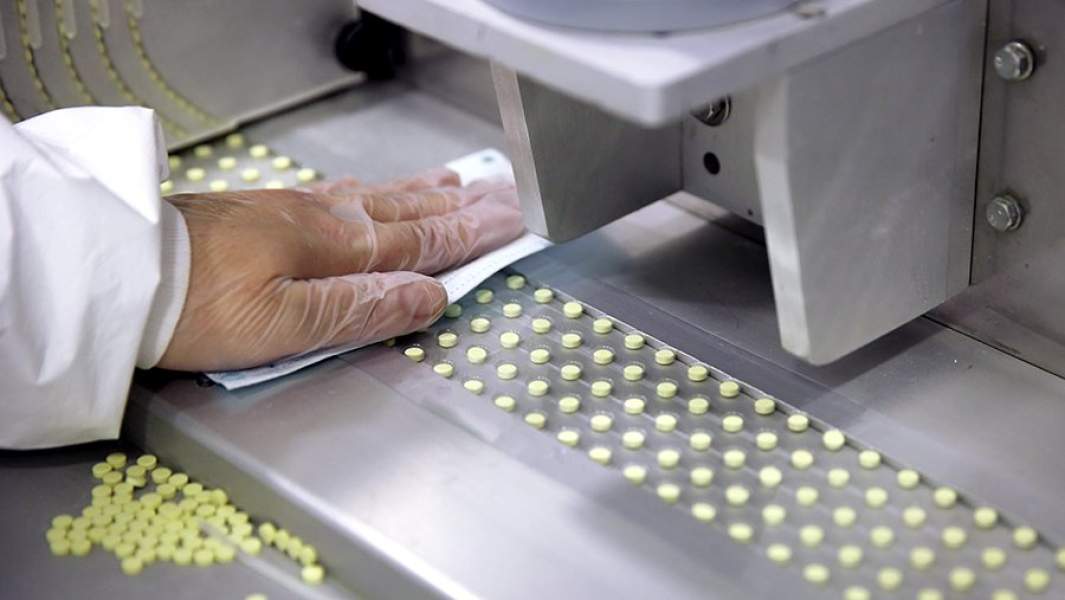 На линии фасовки препарата