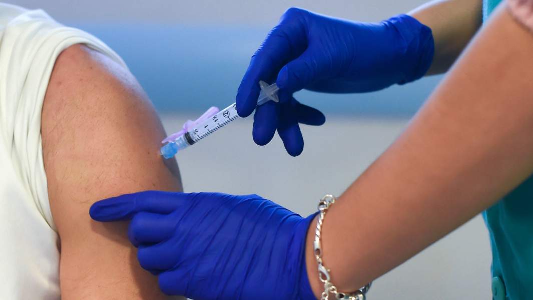 укол прививка 