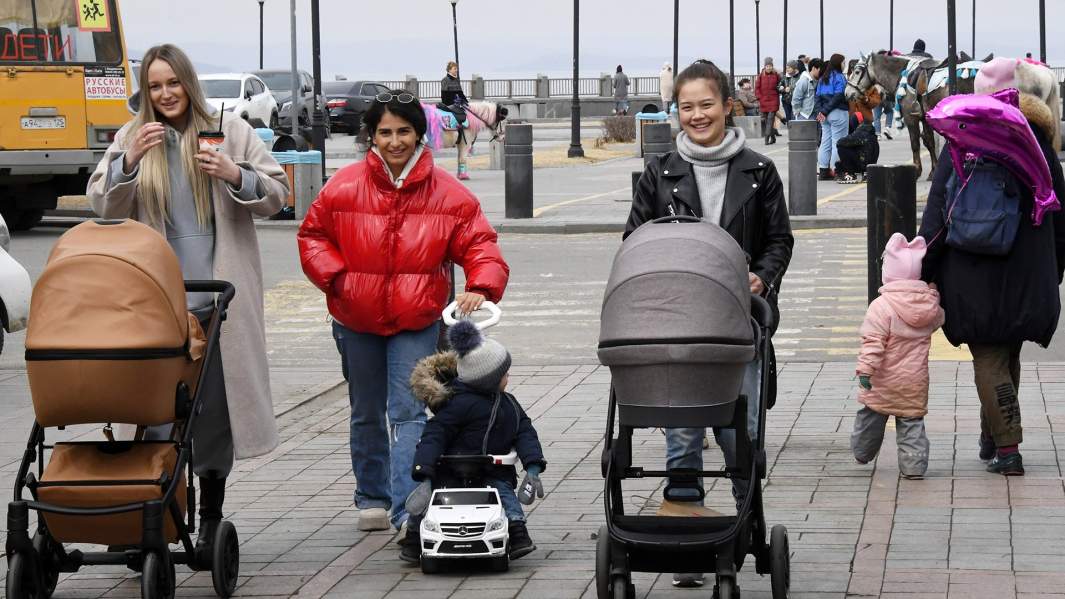 Женщины с детьми