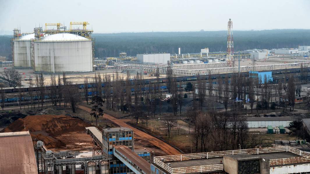 Регазификационный терминал (СПГ) в польском городе Свиноуйсьце