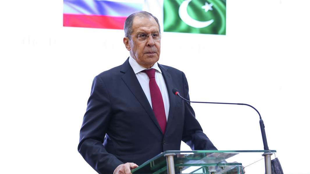 Министр иностранных дел РФ Сергей Лавров на пресс-конференции по итогам переговоров с министром иностранных дел Пакистана Шахом Мехмудом Курейши в Исламабаде