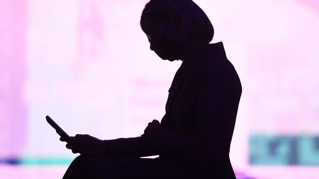 телефон девушка