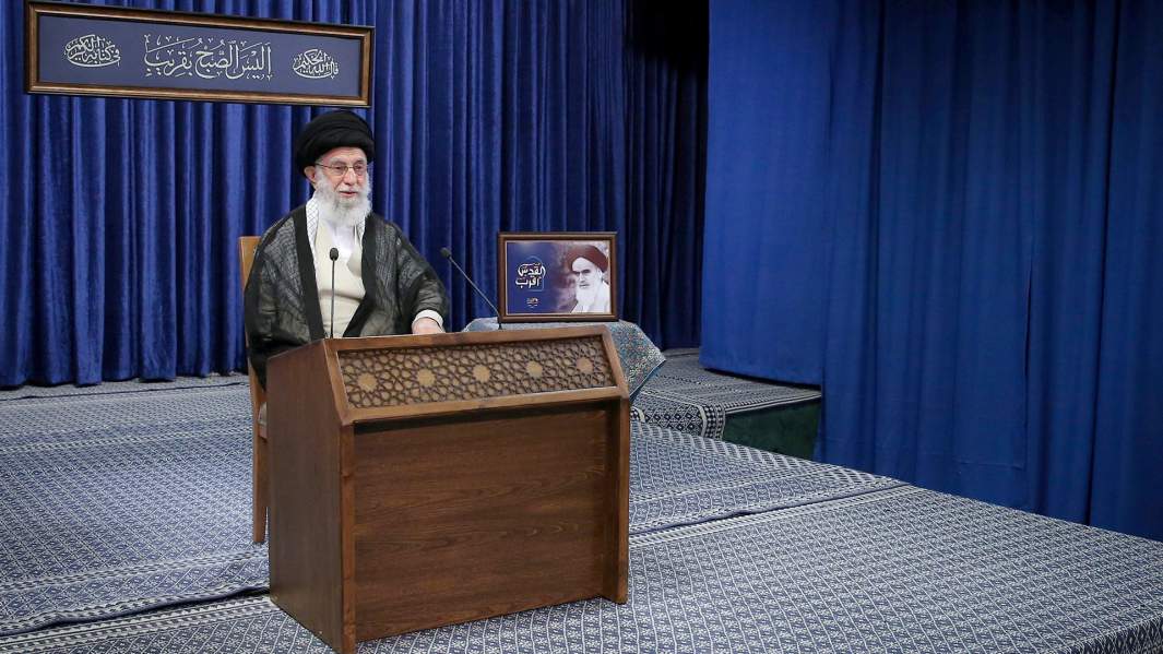 Верховный лидер Ирана аятолла Али Хаменеи