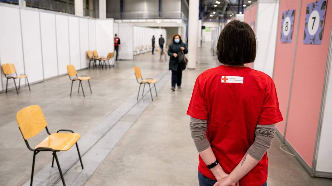 Центр вакцинации в здании выставочного центра в Вильнюсе