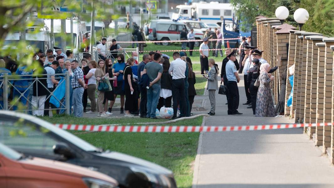 Ситуация у гимназии №175 на улице Джаудата Файзи в Казани