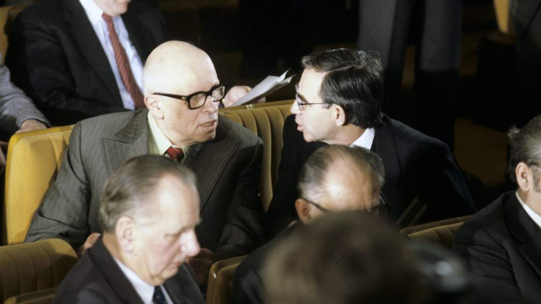 Академик Андрей Дмитриевич Сахаров на заседании ученых-естественников в зале гостиницы «Космос»