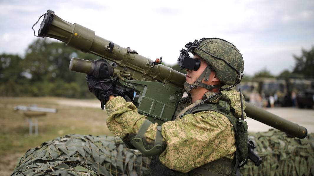 Военнослужащий с ПЗРК Верба