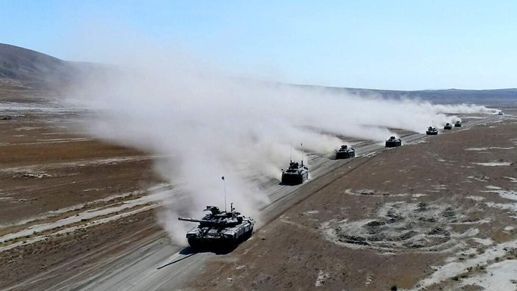 Военная техника во время этапа азербайджано-турецких тактических учений в Нахичевани