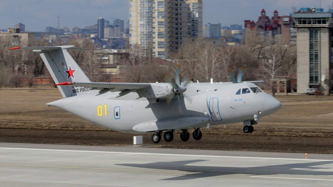Полет нового российского военно-транспортного самолета Ил-112В