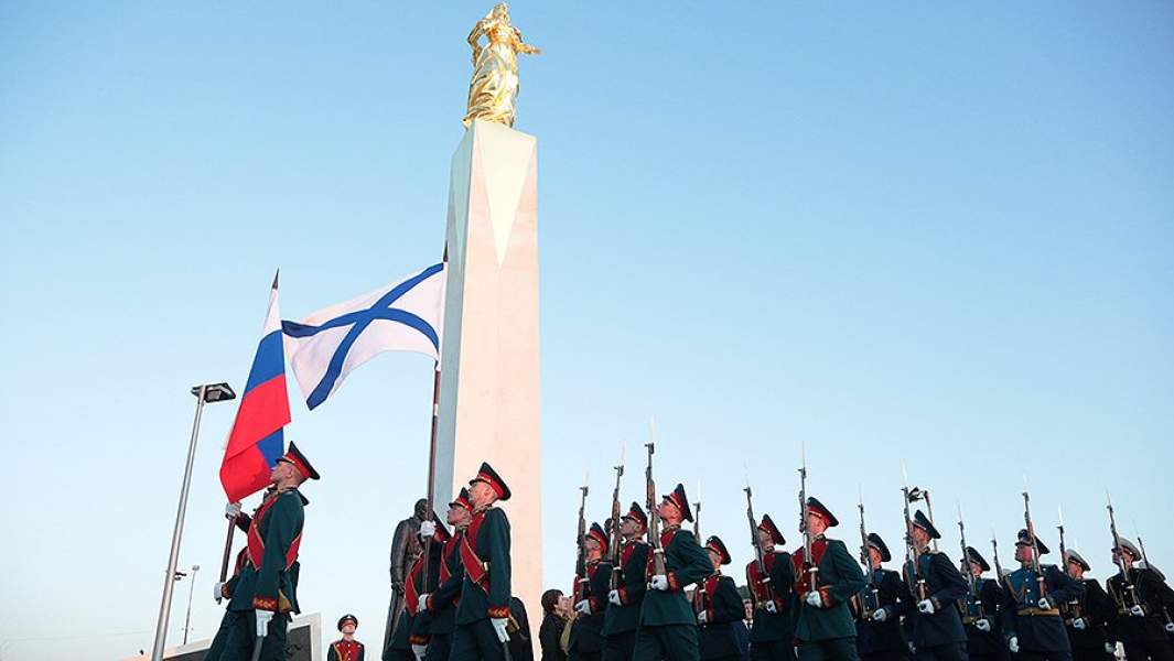 Торжественная церемония открытия памятника в честь 100-летия окончания Гражданской войны в Севастополе