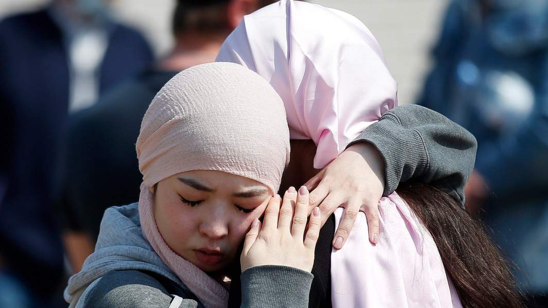 Похороны погибших в результате стрельбы в школе №175 в Казани. В результате нападения погибли девять человек, среди которых семь детей