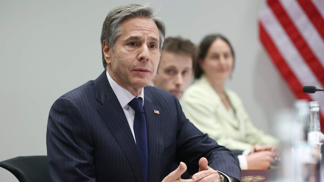 Государственный секретарь США Энтони Блинкен во время встречи с министром иностранных дел РФ Сергеем Лавровым на полях Арктического совета в Рейкьявике