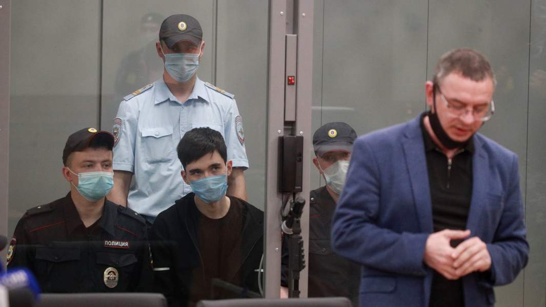 Ильназ Галявиев, устроивший стрельбу в школе № 175, во время избрания меры пресечения в Советском районном суде