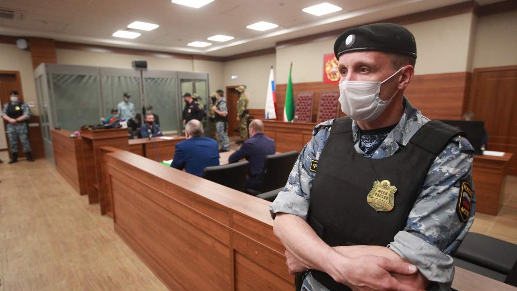 Во время избрания меры пресечения в Советском районном суде, Ильназу Галявиеву, устроивший стрельбу в школе № 175