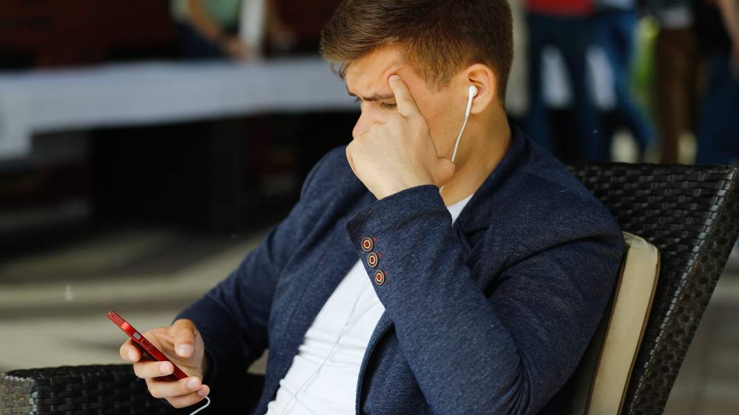 человек телефон соцсети