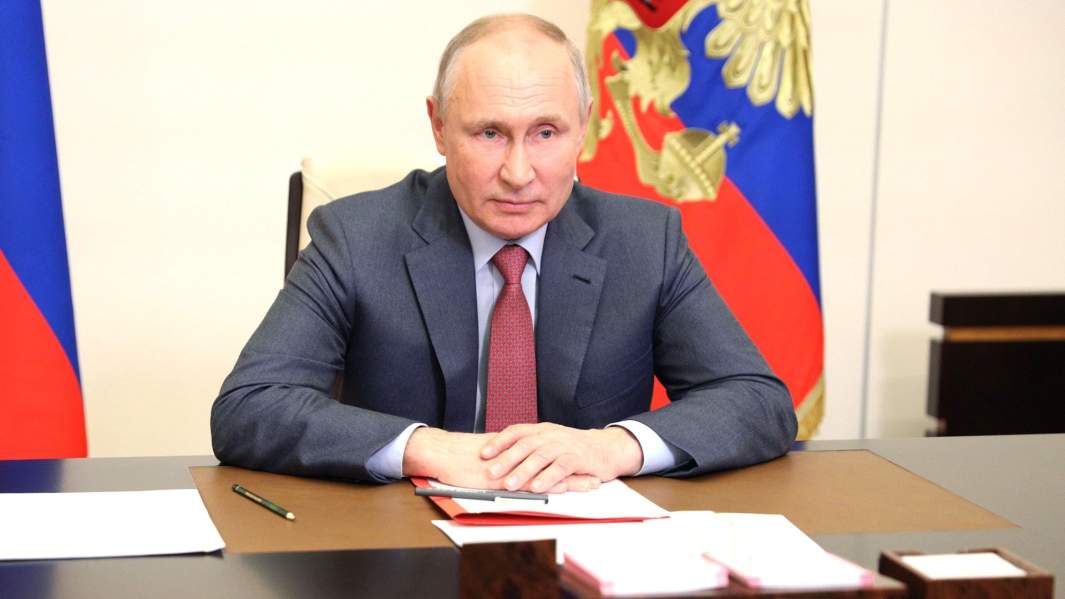 Владимир Путин в ходе совещания с постоянными членами Совета Безопасности