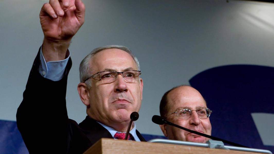 Глава израильской партии «Ликуд» Биньямин Нетаньяху (слева), 2009 год