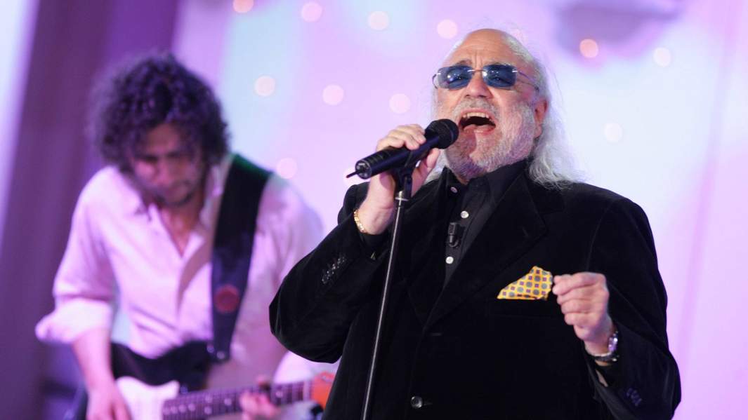 певец Демис Руссос