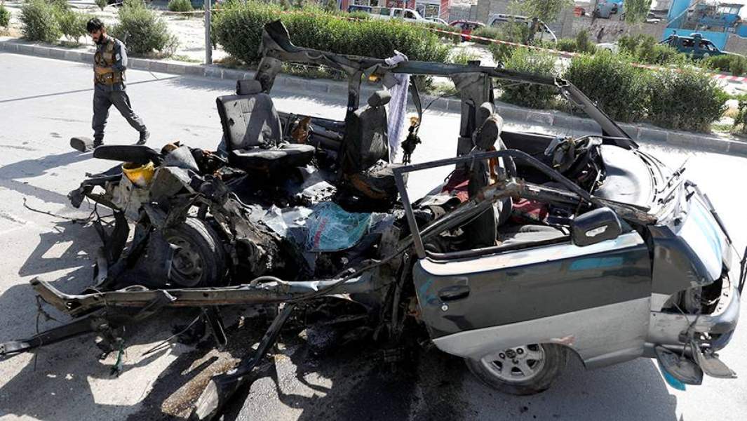 Один из микроавтобусов, взорванных в Кабуле