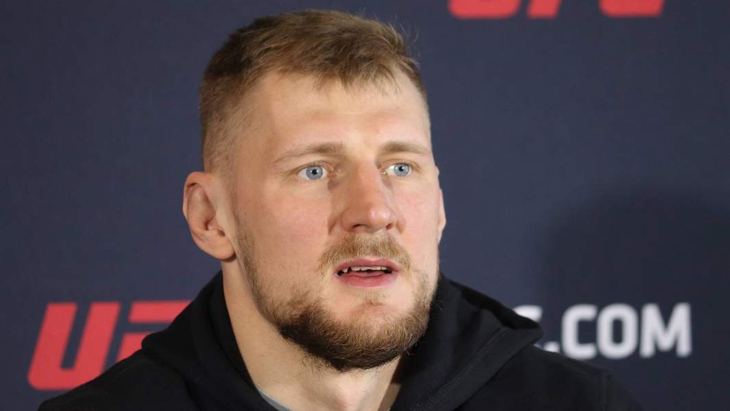 Волков и фанаты: татуировки, борьба и подколы - смотреть онлайн видео - Чемпиона